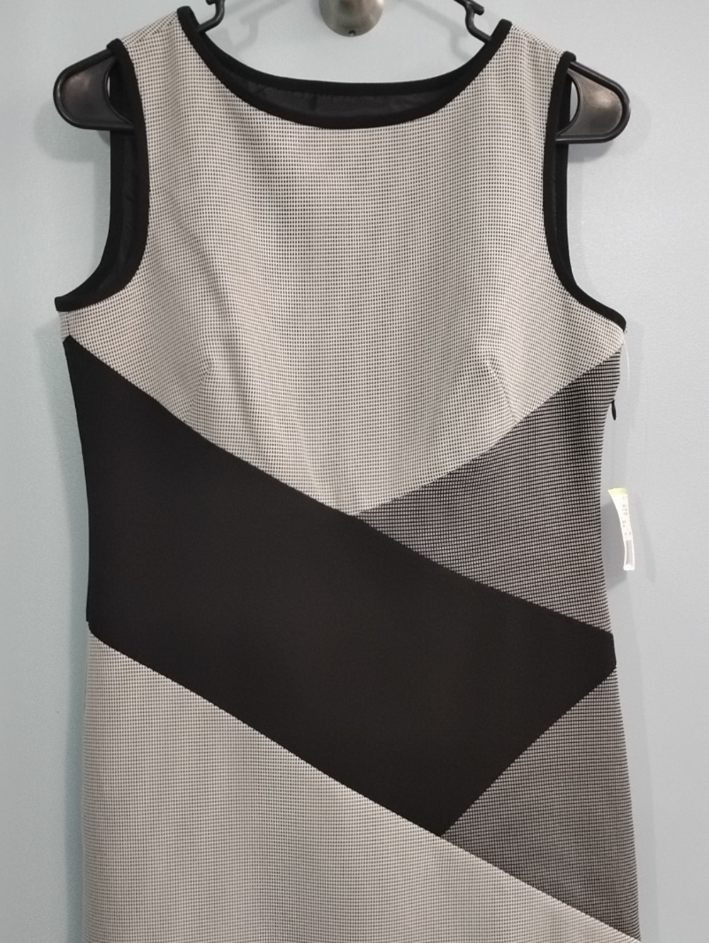 NWT 9&CO. Sleeveless Black and White Colorblock Midi Dress Size 4